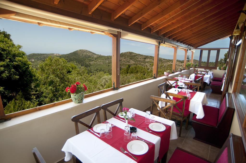 T'Aloni Hotel Chortata Exterior photo